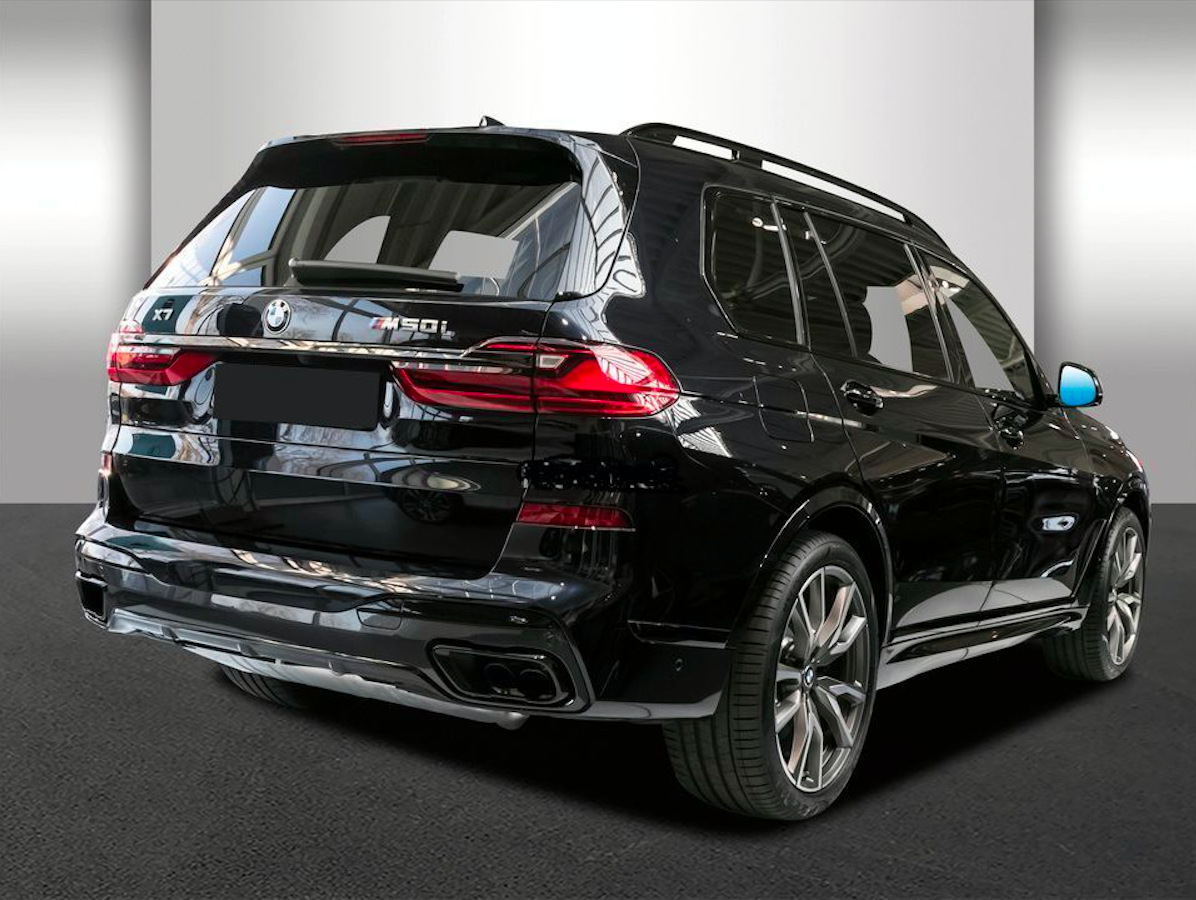 BMW X7 M50d Mpaket | předváděcí auto | skladem | od autorizovaného prodejce | černá metalíza | super cena | top stav | online nákup | autoibuy.com